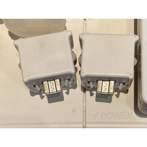 Wii Remotes, Wii Fit Balance Board, Nunchucks, Charging Dock & More Lot - Picture 5 of 8